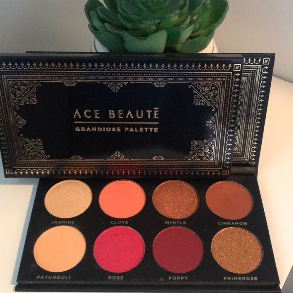 Makeup palette